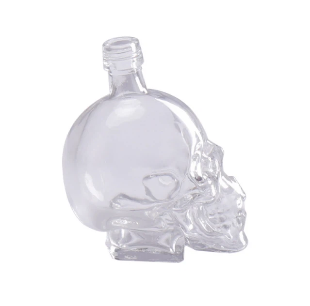 Sklenená fľaša na vodku Skull